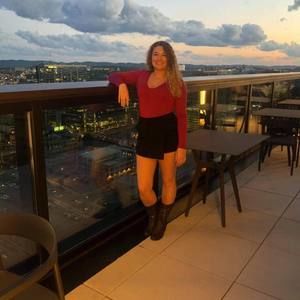 Meet your Posher, Dana